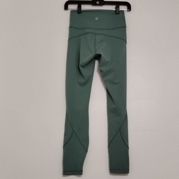 Lululemon In Movement Tights Everlux 25" - Picture 11 of 11